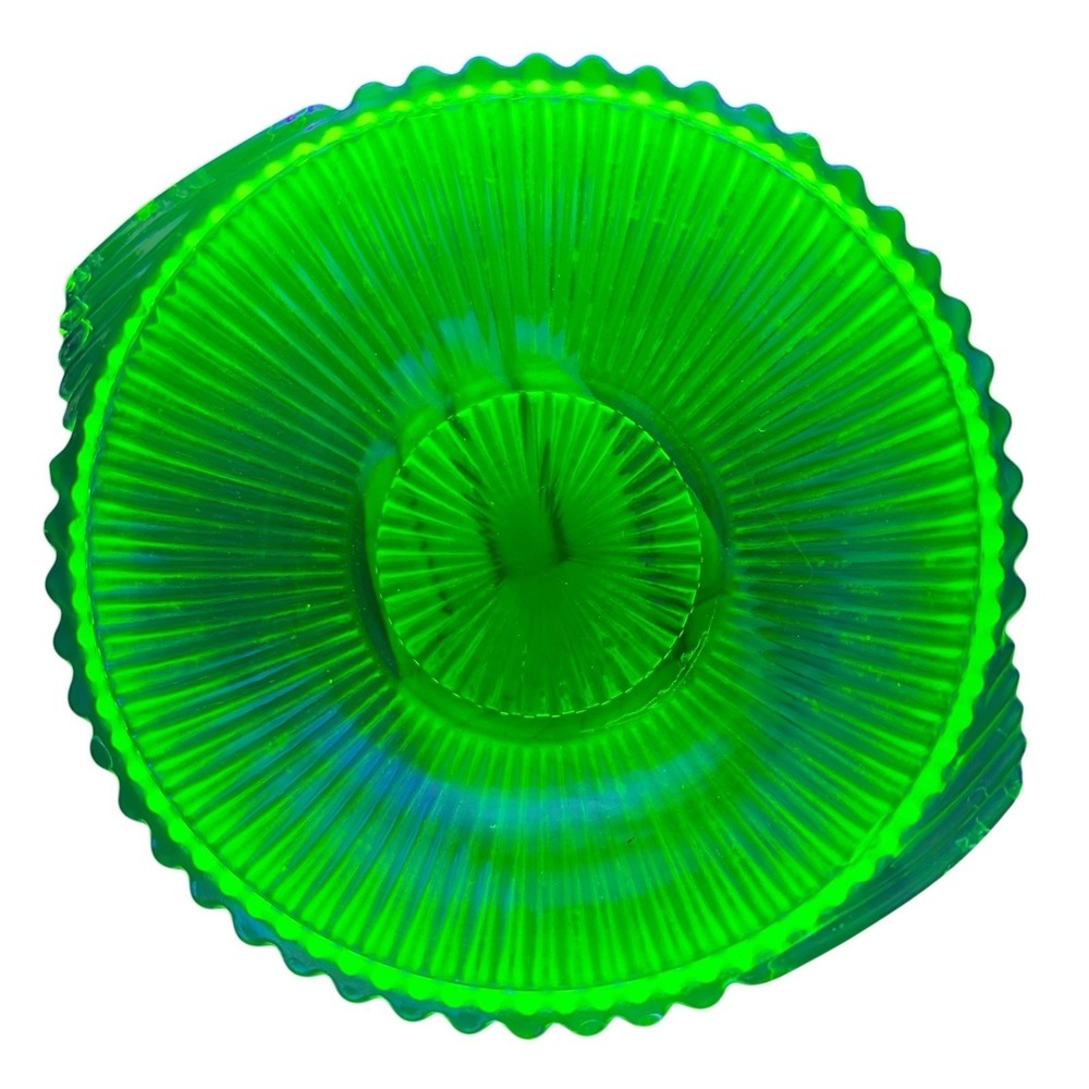 Vintage Green Vaseline Depression Uranium Glass Ribbed Berry Bowl w/ Fan Handle